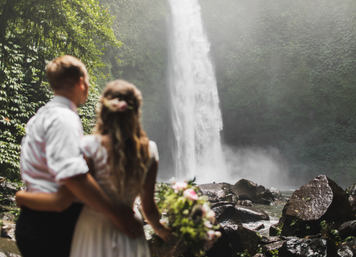 how to shoot waterfall engagement photos and adventure engagement photos